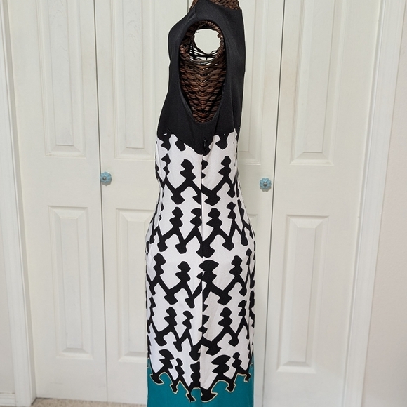 Voir Voir Like New Sleeveless Round Neck Classic Fitted Slip Dress - Picture 7 of 13